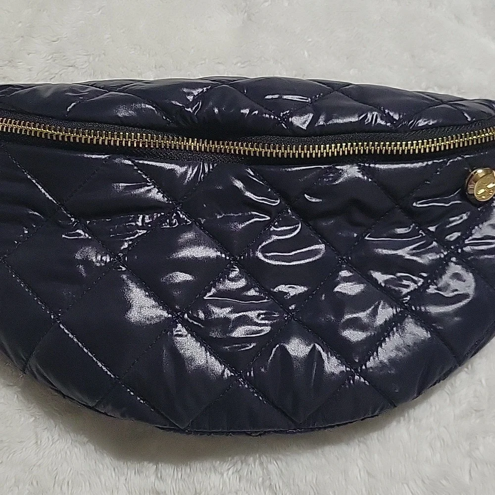 Black Quilted Women's Bag-Goldno.8 - Picture 5 of 7